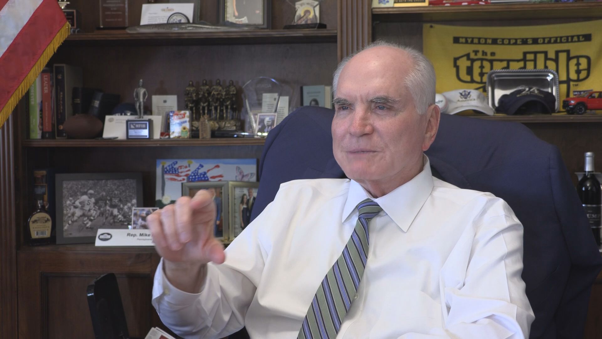 Ethics Committee Reprimands Rep. Kelly Over Wife’s Stock Trading