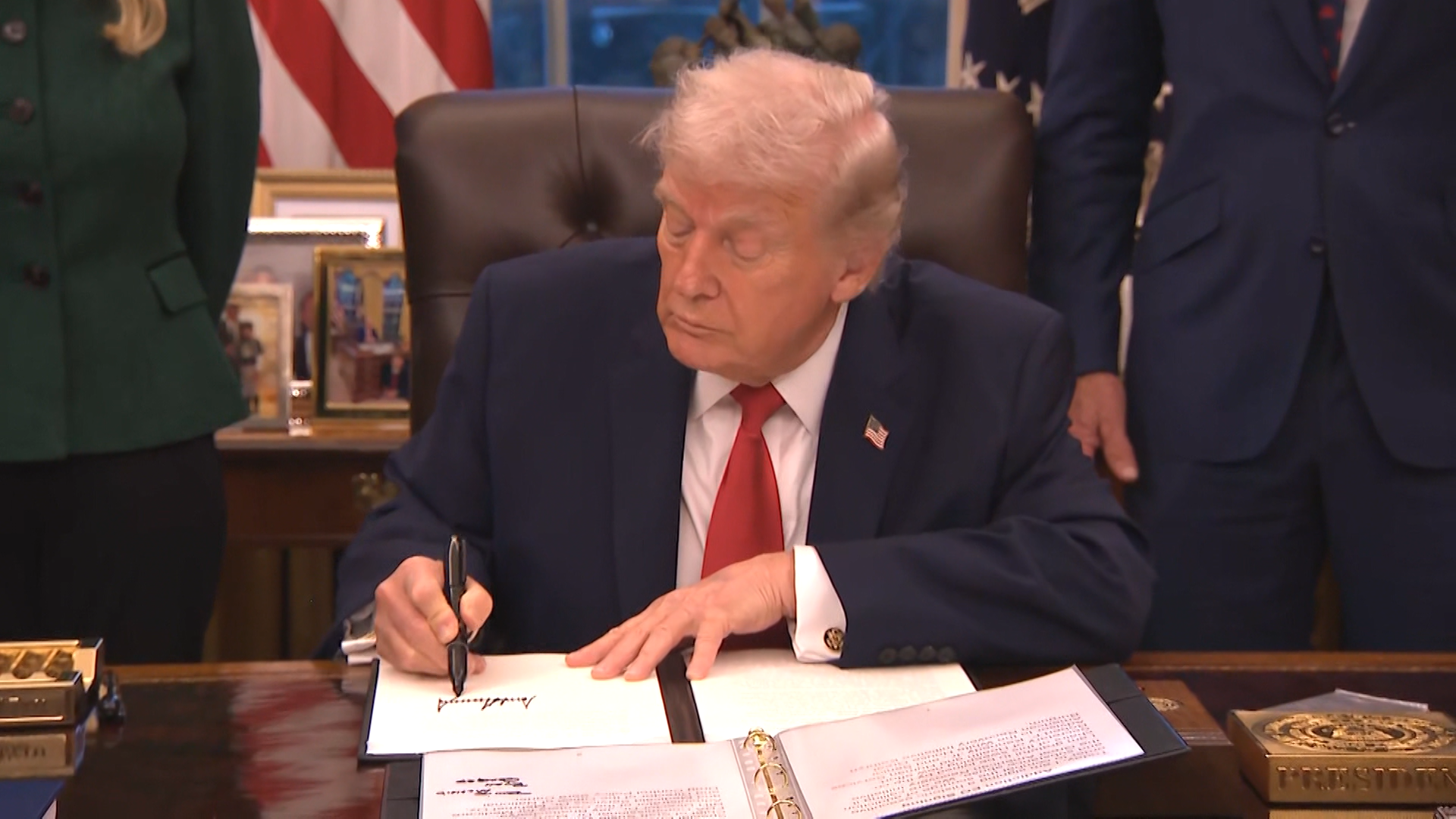 Trump Signs Executive Order Launching National Recovery Initiative 